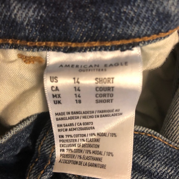 American Eagle AEO Mom Jean 14S Short Button Fly - Picture 7 of 8